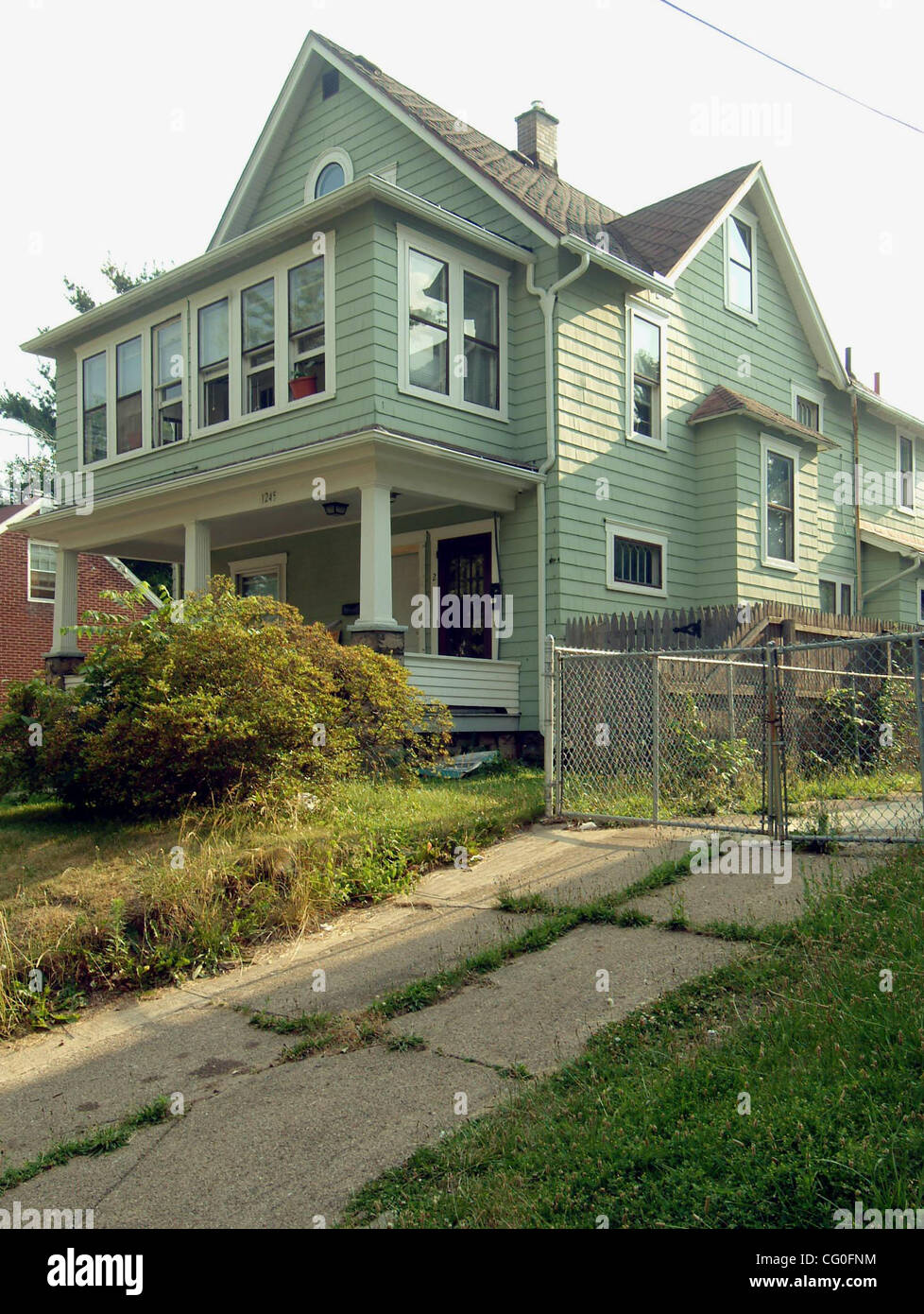 Jun 26, 2007 - Akron, OH, Stati Uniti d'America - La casa dove Ferrell Myisha vissuto. Il quartiere è un distressed area del Cantone, Ohio. Jessie Davis è stato furono sepolti nel parco che si trova a circa 40 miglia da dove viveva. Un funzionario di polizia è comparso in tribunale in Ohio, caricato con gli assassini della sua fidanzata un Foto Stock