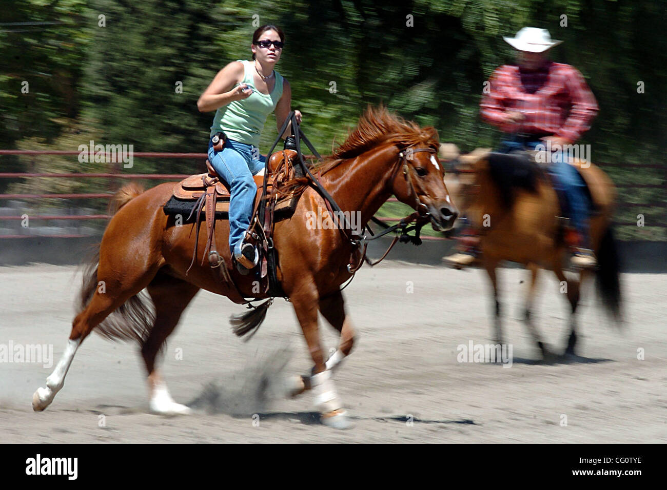 Contra Costa County Horseman è membro della Associazione Lauren Kobata, 17 anni, giostre 'fortunato' nel cavallo arena al Don Fernando Pacheco Adobe in concordia, California, sabato 14 luglio, 2007. (Dean Coppola/Contra Costa Times) Foto Stock