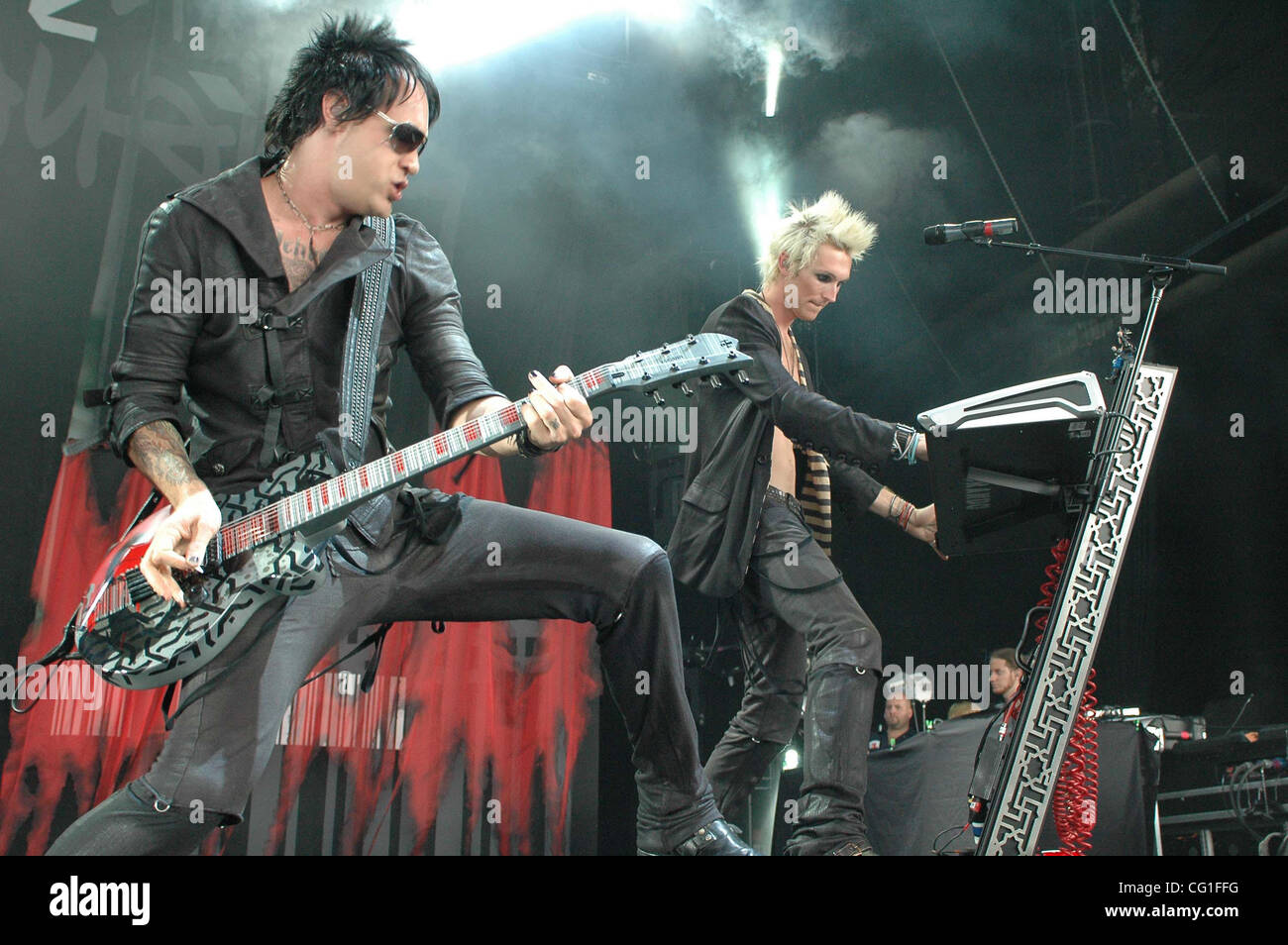 Rock Band Julien-K esegue a Walnut Creek anfiteatro in Raleigh, NC, il 13 agosto 2007 come parte del Projekt Revolution Tour foto: Singer Ryan Shuck, tastierista Brandon Belsky copyright Tina Fultz Foto Stock