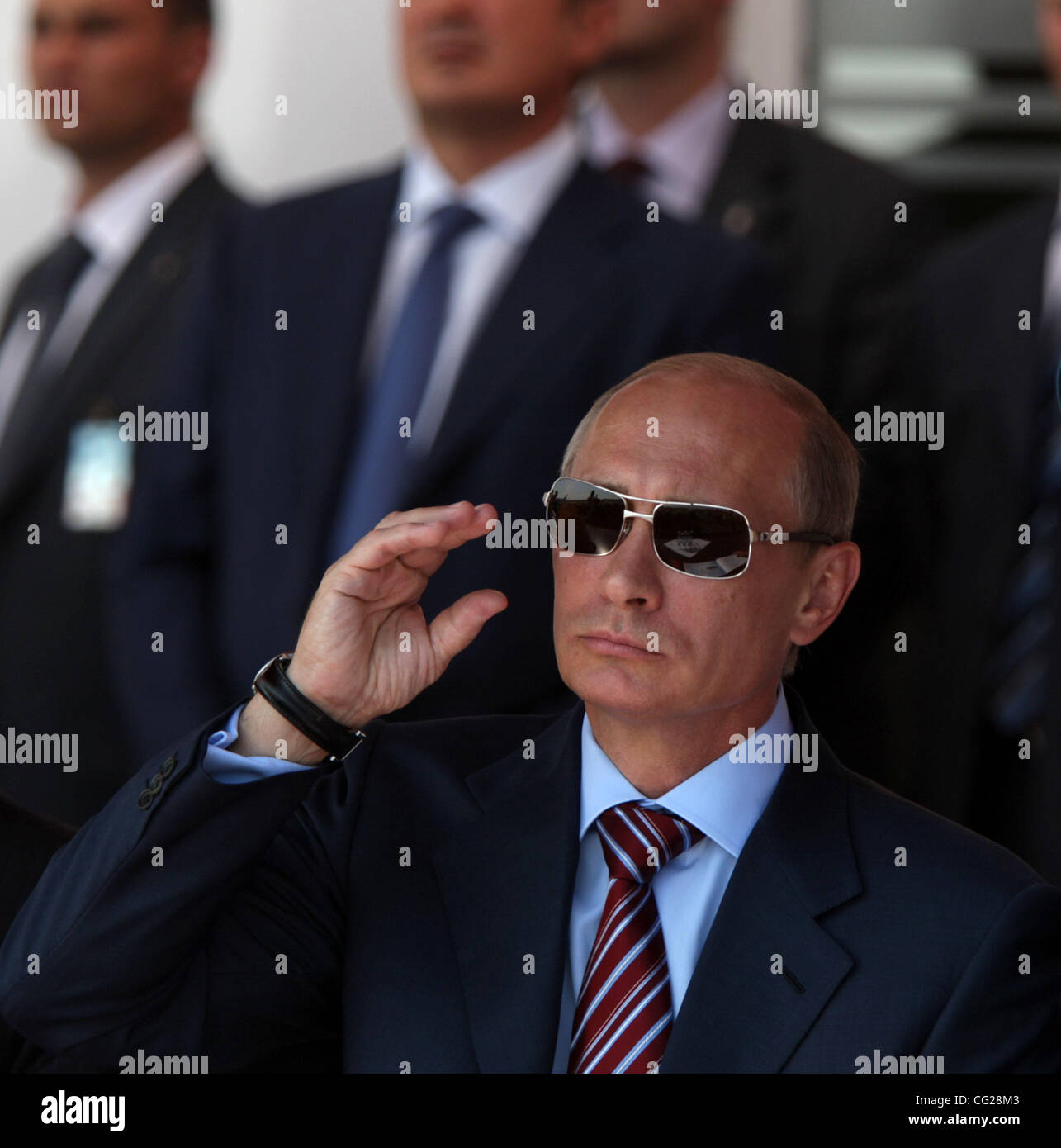 Agosto 17,2011.Zhukovsky città della regione di Mosca, Russia. Nella foto: Vladimir Putin , primo ministro della Russia assiste MAKS-2011 Aviation & Space Salon. Foto Stock