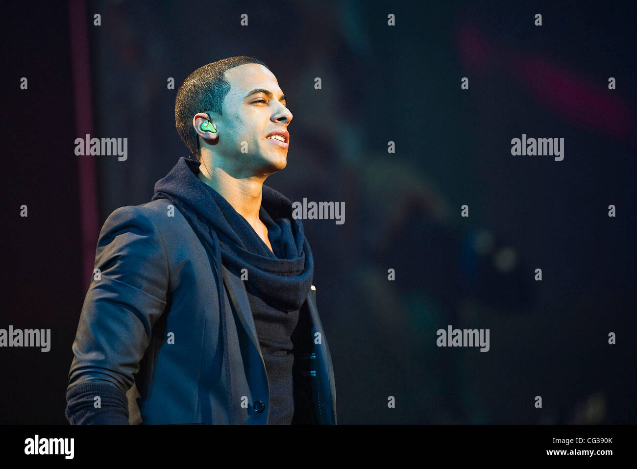 Marvin Humes di JLS effettuando al Wembley Arena. Londra, Inghilterra - 22.12.10 Foto Stock