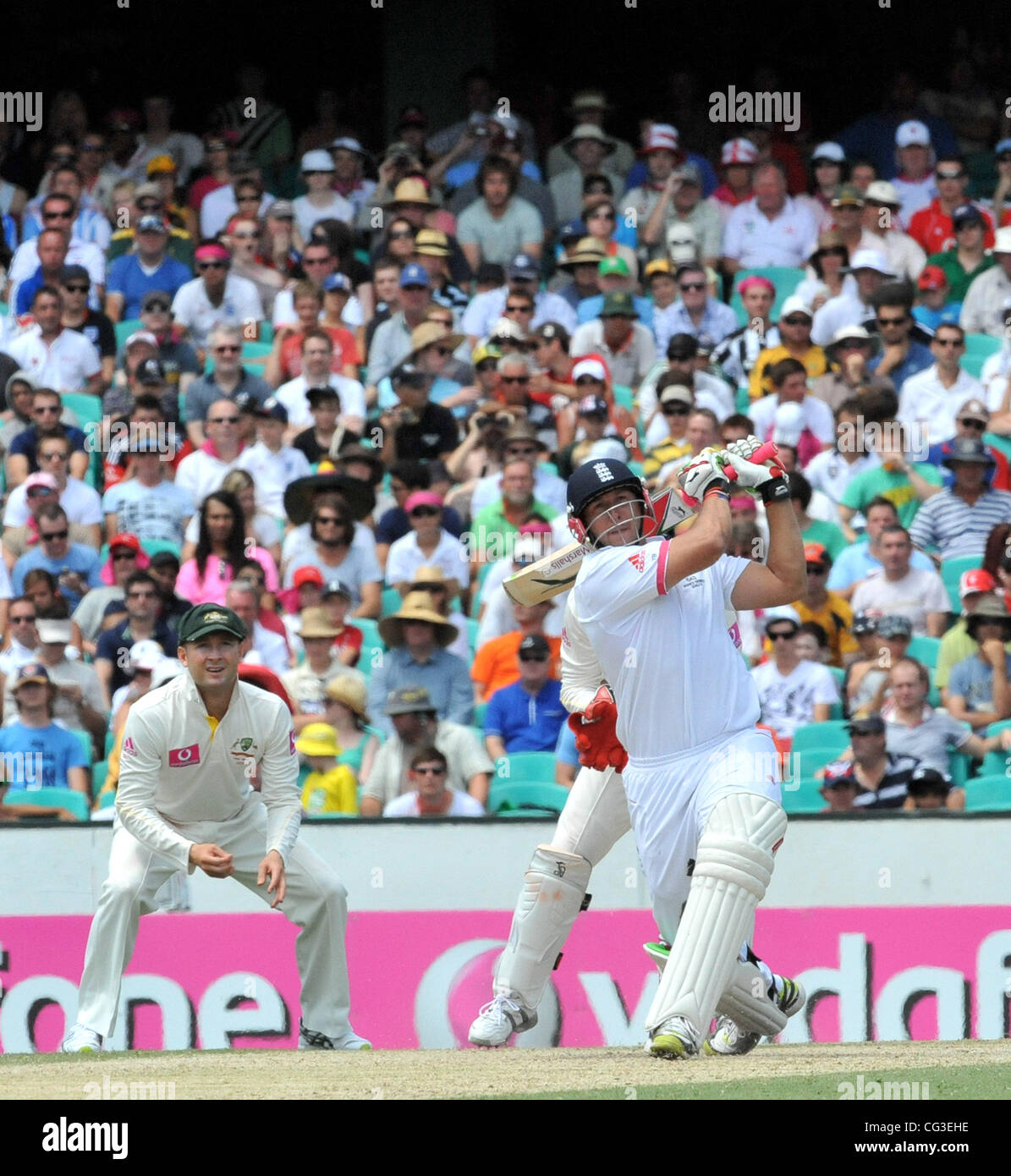 Tim Bresnan giorno 4 del Quinto Ceneri Test match tra Australia e Inghilterra a Sydney Cricket Ground. Sydney, Australia - 06.01.11 Foto Stock