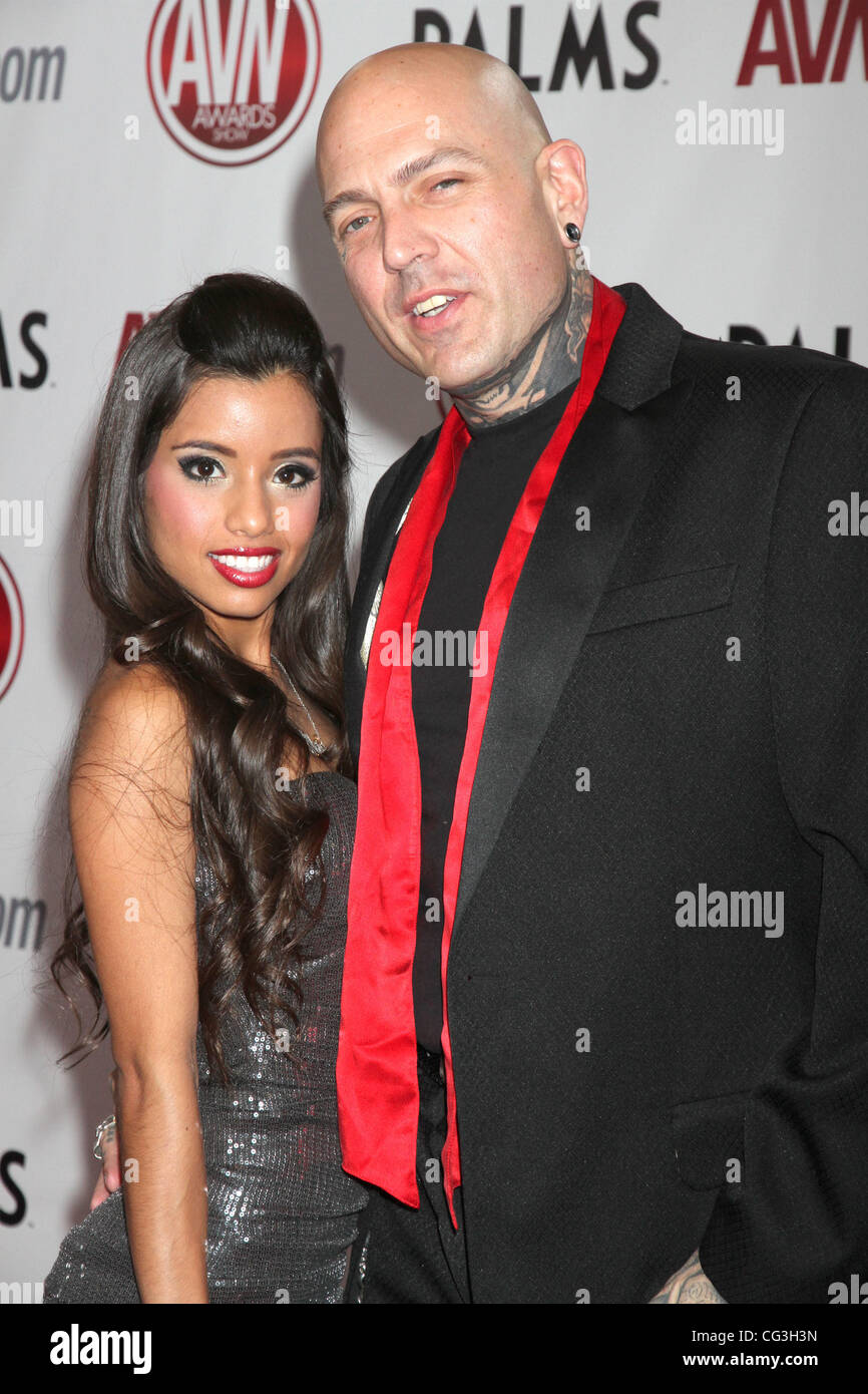 Lupe Fuentes e Evan Seinfeld La AVN Awards 2011 tenutasi al Palms Casino Resort - arrivi a Las Vegas, Nevada - 08.01.11 Foto Stock