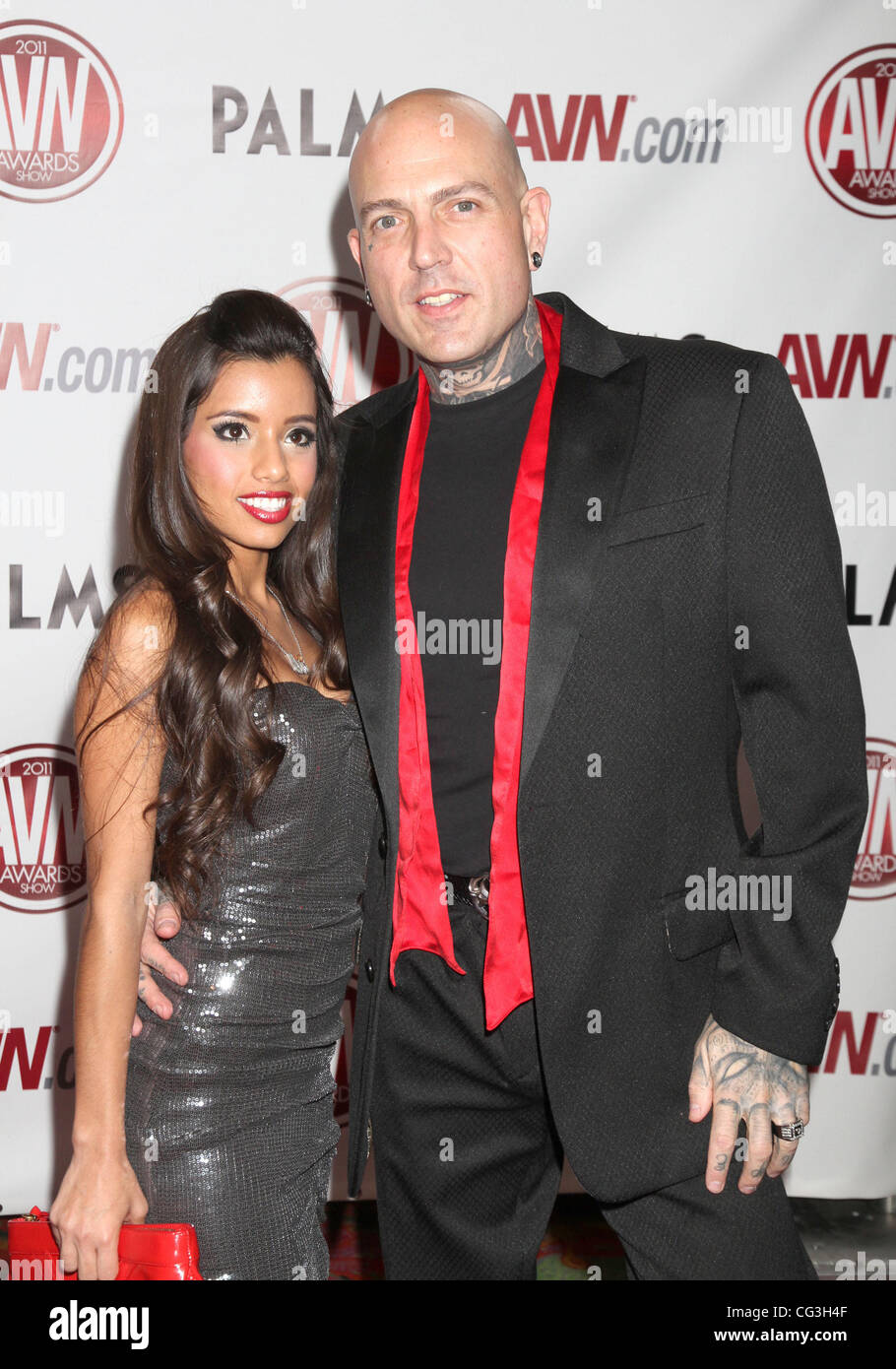 Lupe Fuentes e Evan Seinfeld La AVN Awards 2011 tenutasi al Palms Casino Resort - arrivi a Las Vegas, Nevada - 08.01.11 Foto Stock