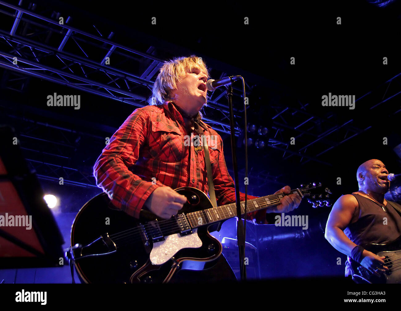 Mike Peters grande paese eseguendo a Liverpool O2 Academy Liverpool, in Inghilterra - 08-01-11 Foto Stock