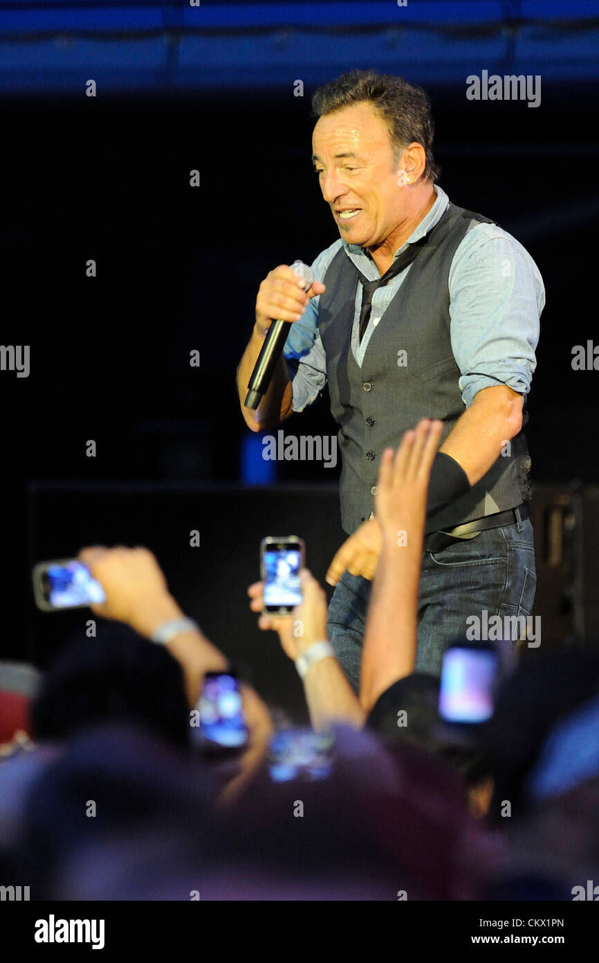 Agosto 24, 2012 - Toronto, Canada - Bruce Springsteen esegue con la E Street Band a Roger Centro per la Wrecking Ball Tour. (DCP/N8N) Foto Stock