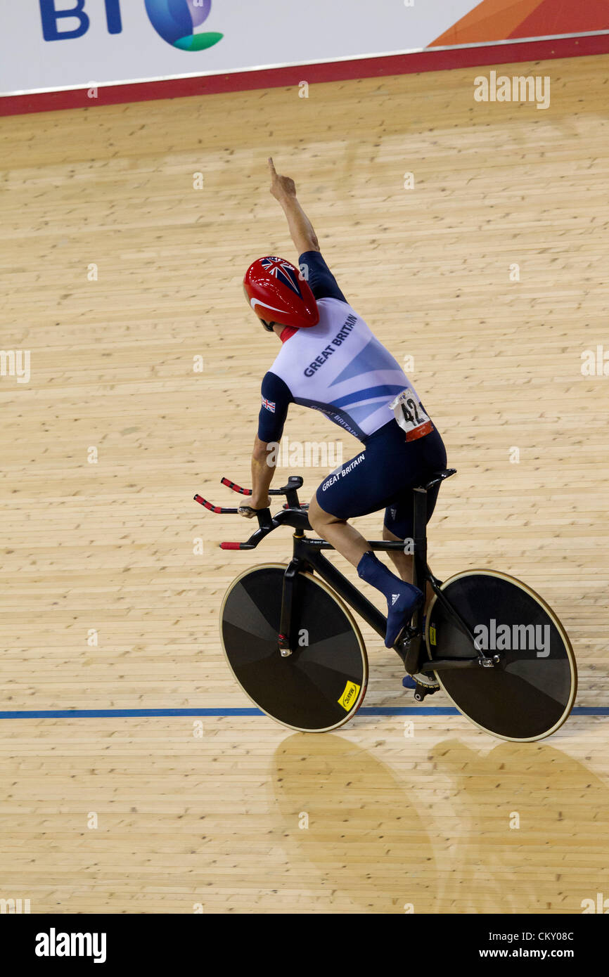 Stratford, Londra, Regno Unito. Venerdì 31 agosto 2012. Gran Bretagna il marchio Colbourne imposta un record del mondo per vincere la medaglia di oro in 3km C1 perseguimento di classe A le Paralimpiadi di Londra. Colbourne tempo è stato di 3 minuti, 53.881 secondi. Foto Stock