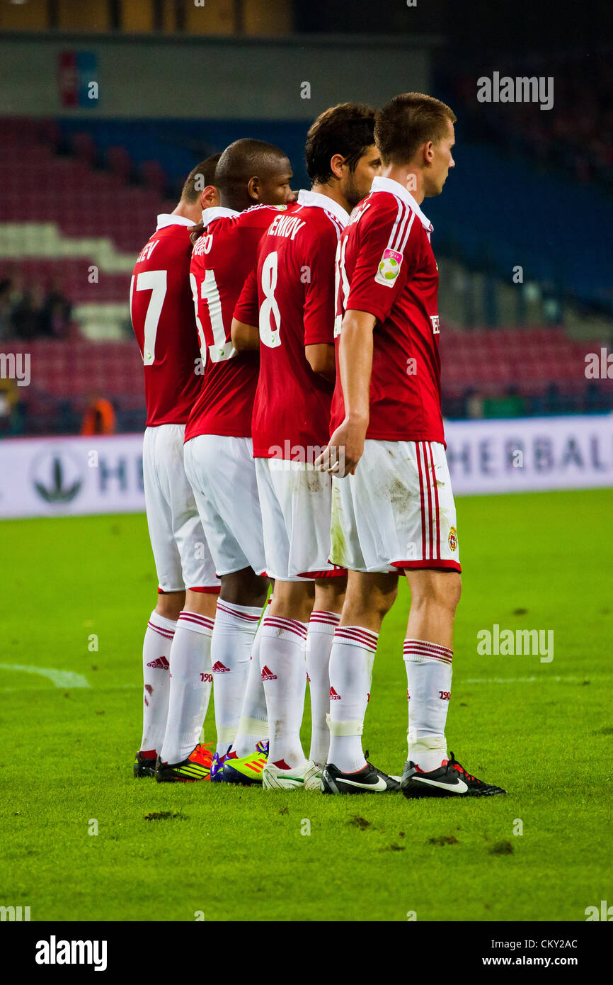 Agosto 31, 2012 a Cracovia (pol. Cracovia), Polonia - terzo round del calcio polacco Extraleague. Wisla giocatori durante il Wisla Cracovia v Polonia Warszawa corrispondono. Wisla fu sconfitto 1:3 dalla Polonia. Foto Stock