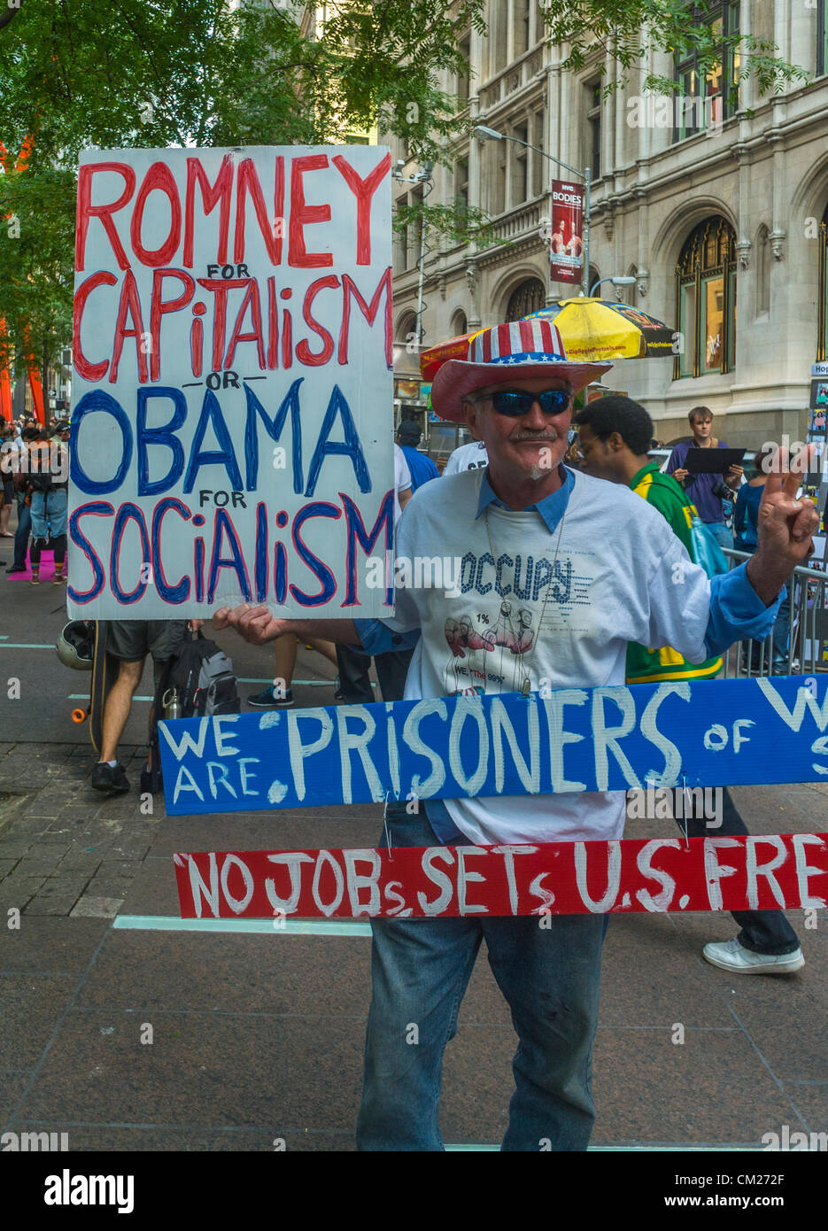 New York, NY, STATI UNITI D'AMERICA, i manifestanti Holding segni di protesta, di protesta, occupano Wall Street, Foto Stock