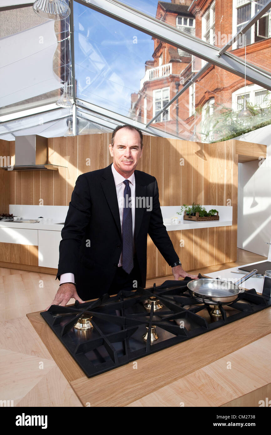 Keith McLoughlin Electrolux CEO e presidente in occasione del lancio di Electrolux Grand cucina cucina professionale gamma. Il primo e solo la cucina professionale sistema progettato per la casa, avviato a Londra, Regno Unito. Foto Stock