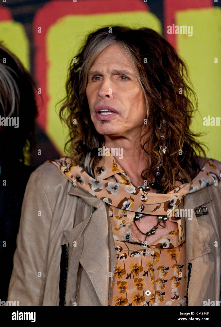 Sett. 18, 2012 - West Hollywood, California, Stati Uniti - STEVEN TYLER pone con gli altri membri di Aerosmith presso la House of Blues Sunset Strip durante una pressa giuncata riguardanti la loro caduta 2012 piani che includono un nuovo nord americano "Riscaldamento globale" tour date e la loro musica da un altra dimensione album.(Immagine di credito: © Brian Cahn/ZUMAPRESS.com) Foto Stock