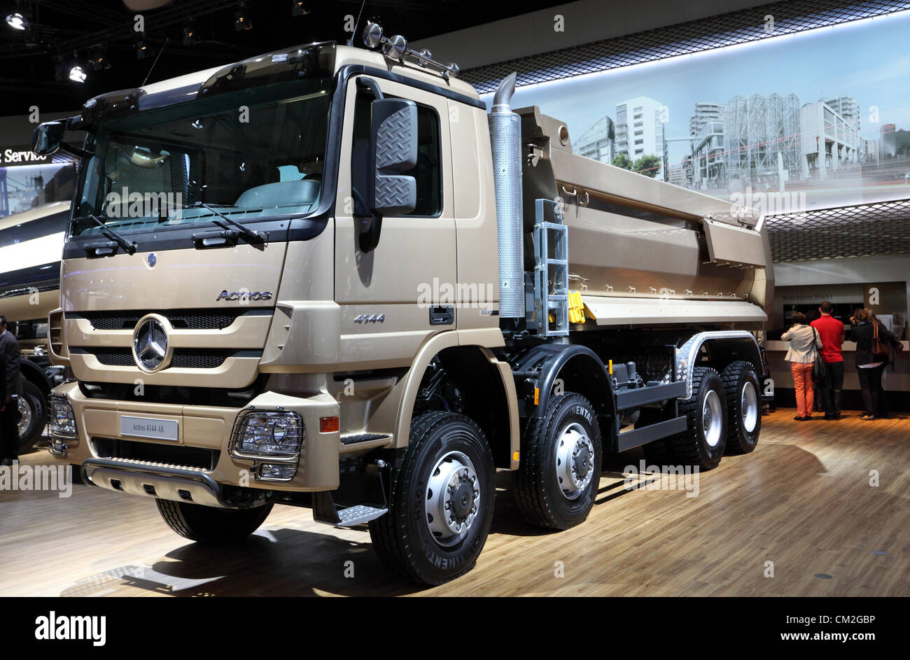 Nuova Mercedes Benz Actros 4144 AK carrello all'International Motor Show per i veicoli commerciali Foto Stock
