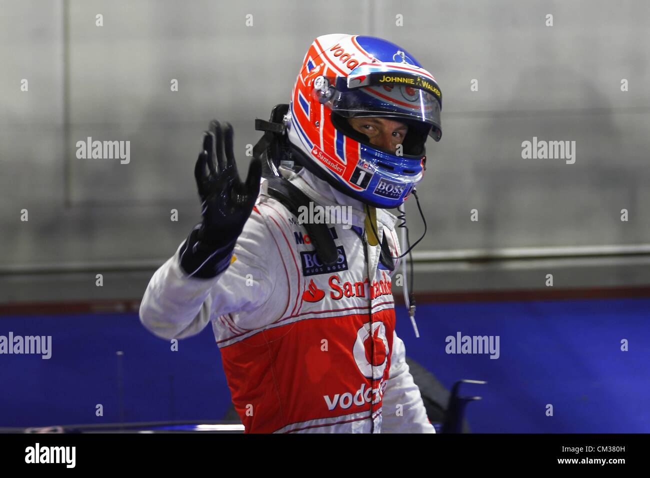 23.09.2012. FIA Formula One World Championship 2012 Grand Prix di Singapore 3 Jenson Button GBR Vodafone McLaren Mercedes torna a casa in secondo luogo Foto Stock