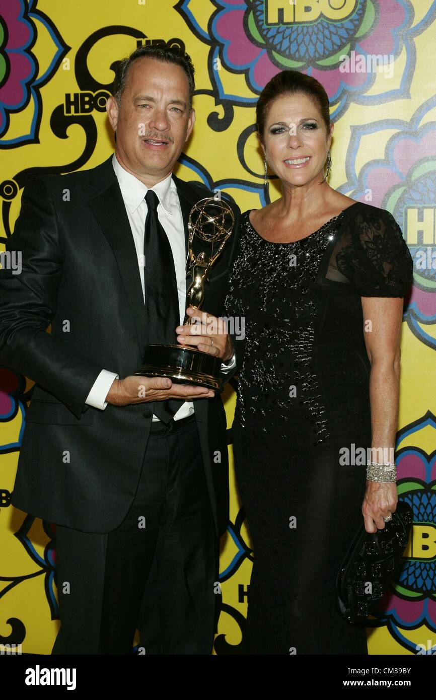Tom Hanks Rita Wilson arrivi HBO Emmy Awards dopo PartyPlaza atPacific Design Center di Los Angeles CA 23 settembre 2012 foto Foto Stock
