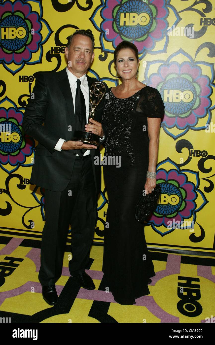Tom Hanks Rita Wilson arrivi HBO Emmy Awards dopo PartyPlaza atPacific Design Center di Los Angeles CA 23 settembre 2012 foto Foto Stock