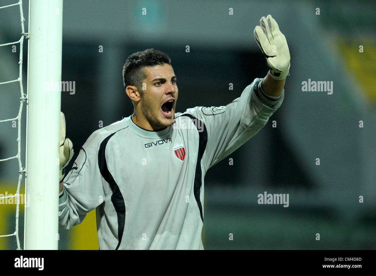 Italia calcio calcio uomo sport lega pro prima divisione immagini e  fotografie stock ad alta risoluzione - Alamy