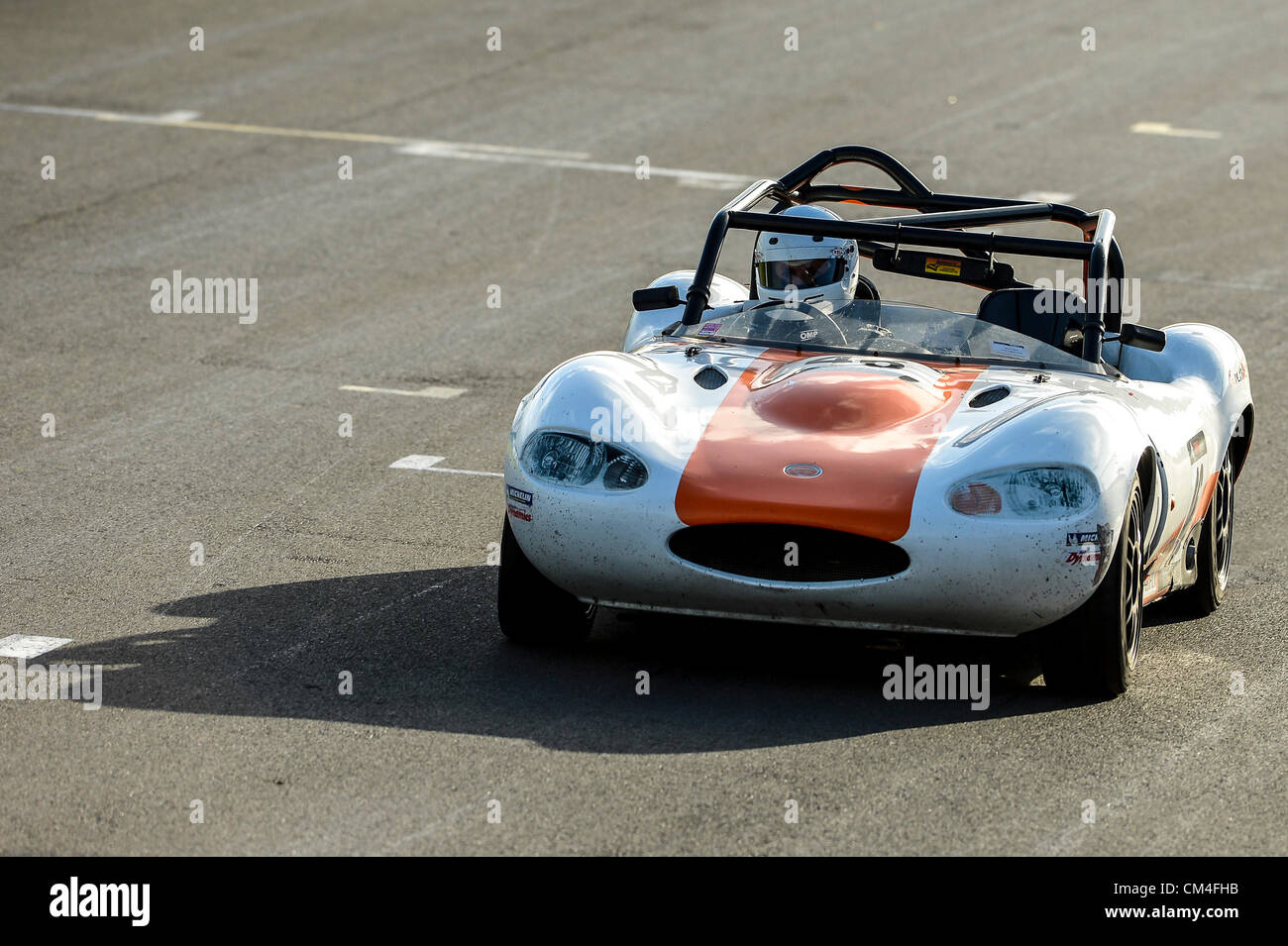 29.09.2012 Derby, Inghilterra. Britains grande Medaglia d'oro alle Olimpiadi vincendo via ciclista Jason Kenny (GBR) in azione nel suo Ginetta G20 durante le qualifiche per il quarzo totale Ginetta GT5 Challenge round a Donington Park circuito, UK. Foto Stock