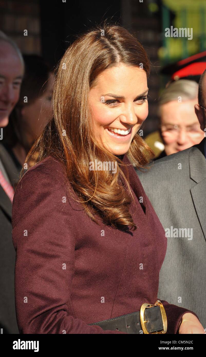 La Duchessa di Cambridge visitando Elswick Park in Newcastle mercoledì 10 ottobre2012 Foto Stock