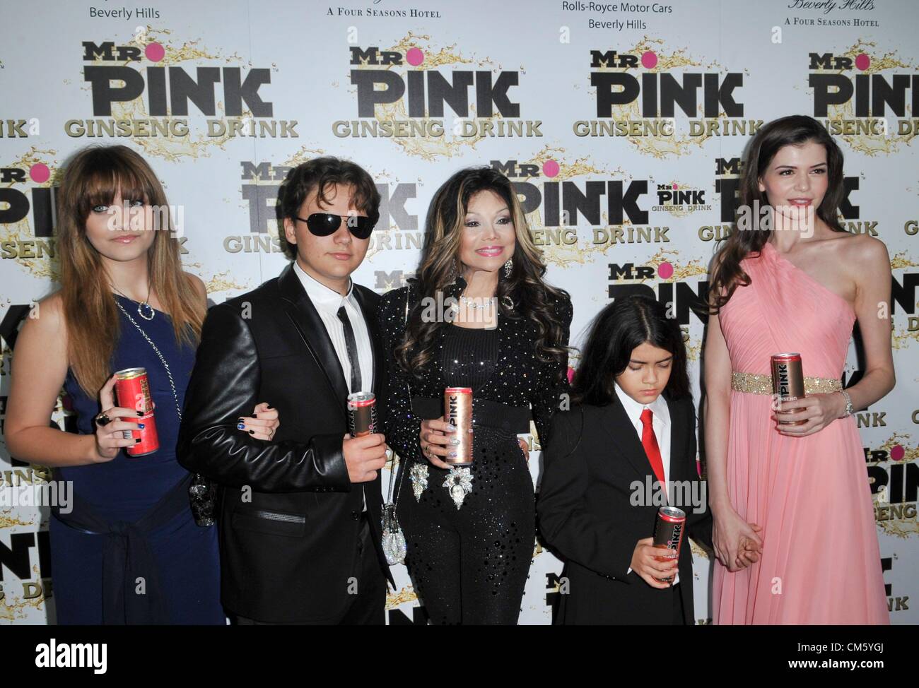 Los Angeles, California, USA. 11 ottobre 2012. La Jackson Kids Prince, Parigi, coperta, LaToya Jackson, Monica Gabor presso gli arrivi per il Sig. Rosa Drink Ginseng Launch Party, il Blvd al Regent Beverly Wilshire Hotel di Beverly Hills, CA 11 ottobre 2012. Foto di: Elizabeth Goodenough/Everett raccolta/Alamy Live News Foto Stock