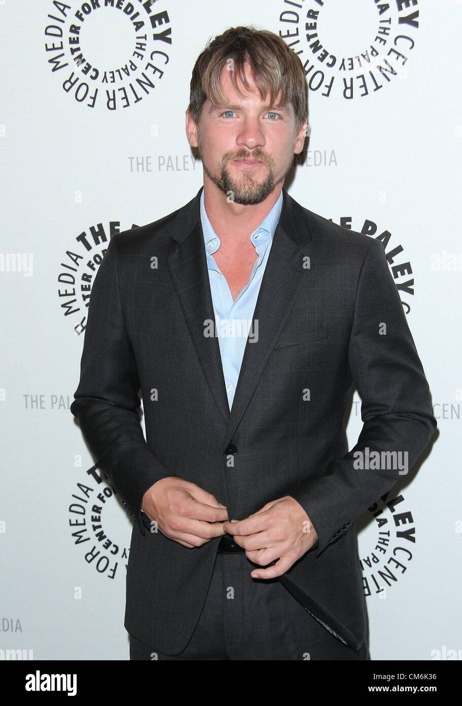 16 ottobre 2012 - Los Angeles, California, Stati Uniti - Zachary Knighton assiste una serata con ''Endings felice'' e ''Do si fidano del B....In appartamento 23'' il 16 ottobre 2012 presso il Paley Centre for Media,Beverly Hills,CA.USA.(Immagine di credito: © TLeopold/Globe foto/ZUMAPRESS.com) Foto Stock