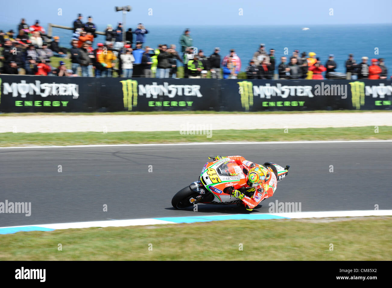 26.10.2012 Phillip Island,Melbourne, Australia. Valentino Rossi in sella alla sua Ducati GP12 per il team Ducati Marlboro durante il round di pratica della Air Asia Australian Moto GP sul circuito di Phillip Island. Foto Stock