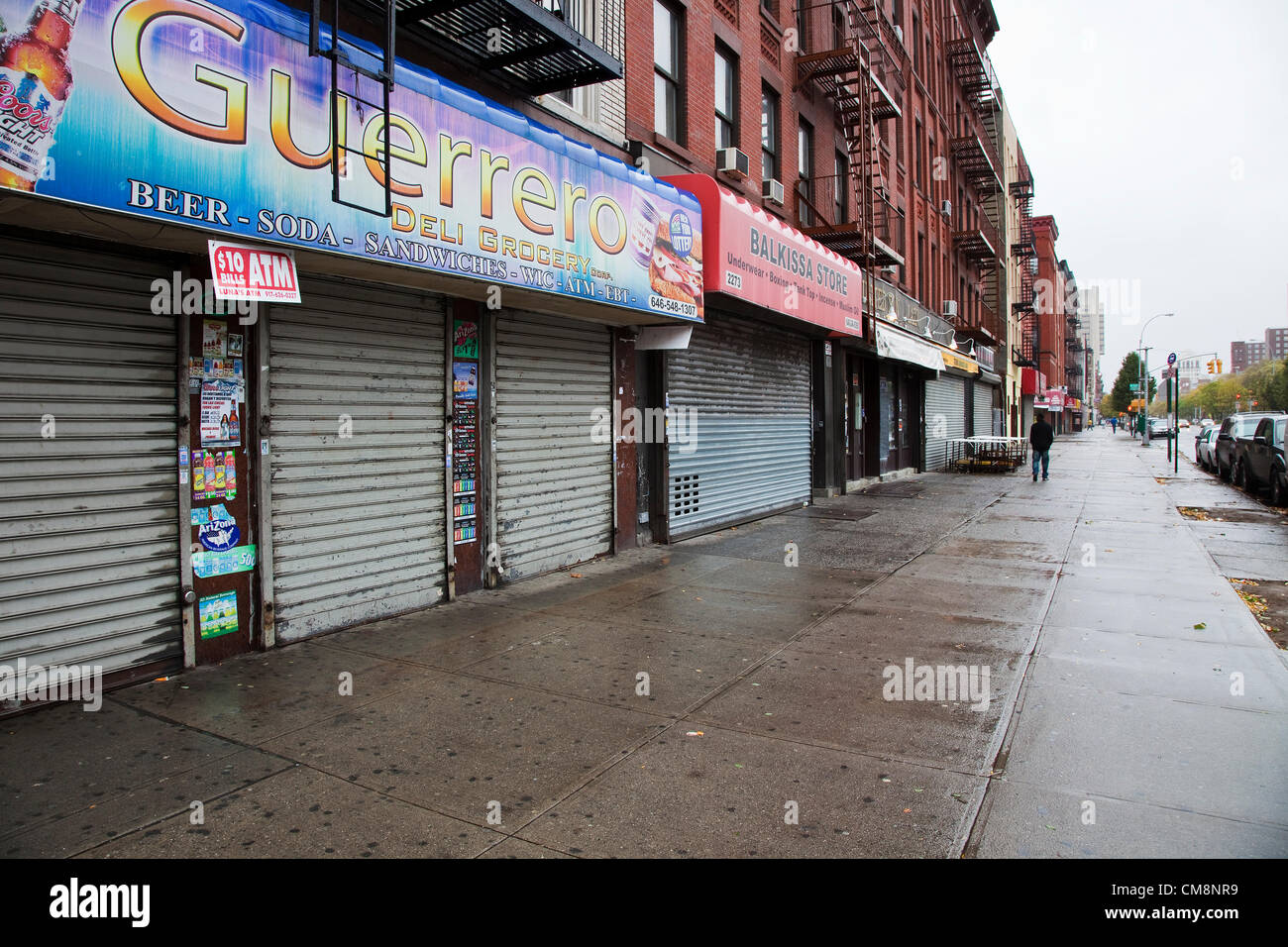La città di New York, New York, Stati Uniti d'America. 29 ottobre, 2012. I negozi sono chiusi e le strade sono vuote come uragano Sandy hits New York City Foto Stock