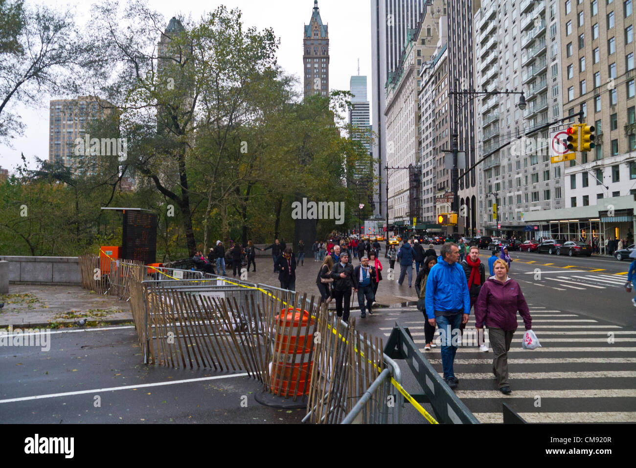 NEW YORK - 30 ottobre: 2012 devastazione visibile in Central Park un giorno dopo l uragano Sandy Ottobre 30, 2012 in New York City. (Foto di Donald Bowers ) Foto Stock