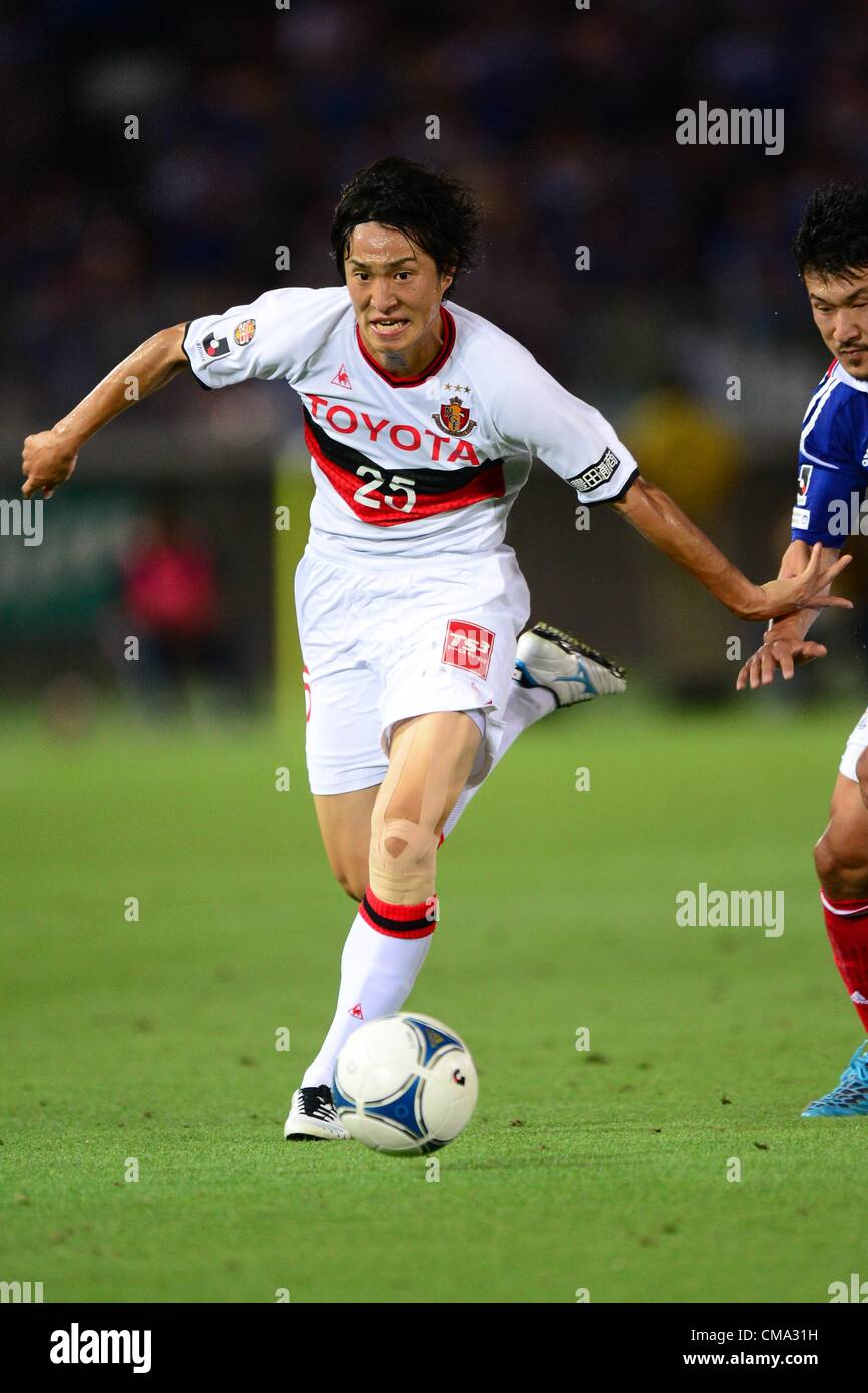 Mu Kanazaki (Grampus), 30 giugno 2012 - Calcio : 2012 J.League Division 1 corrispondenza tra Yokohama f Marinos 1-1 Nagoya Grampus otto di Nissan Stadium di Kanagawa, Giappone. (Foto di AFLO) Foto Stock