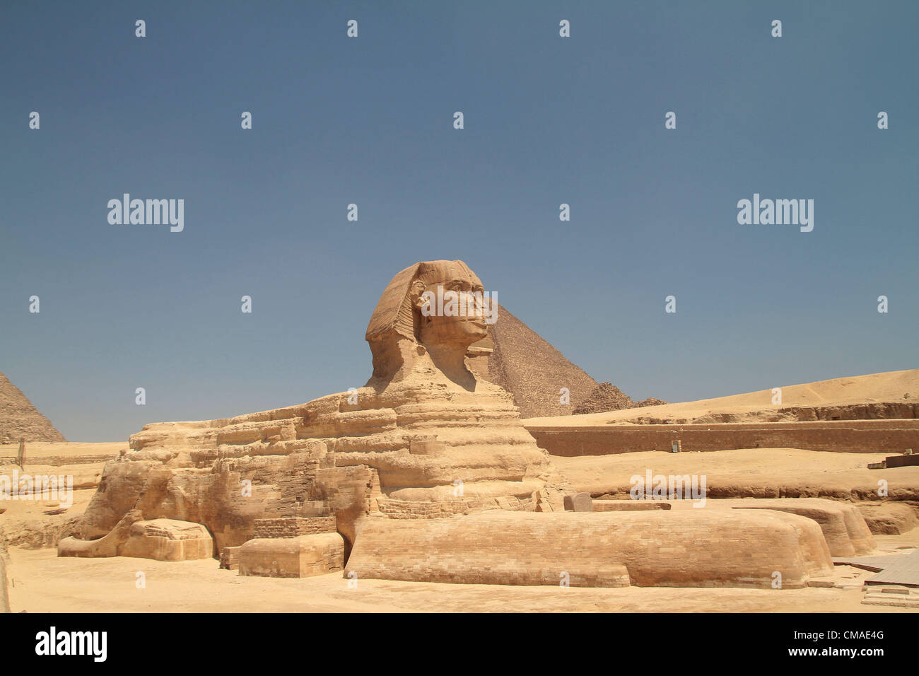 Febbraio 19, 2012 - Cairo, Egitto - La Sfinge a Giza privo di qualsiasi turista come Unione ecomonic recessione accoppiato con la crisi politica in Egitto vede il crollo del turismo a un livello allarmante (credito Immagine: © Theodore Liasi/ZUMAPRESS.com) Foto Stock