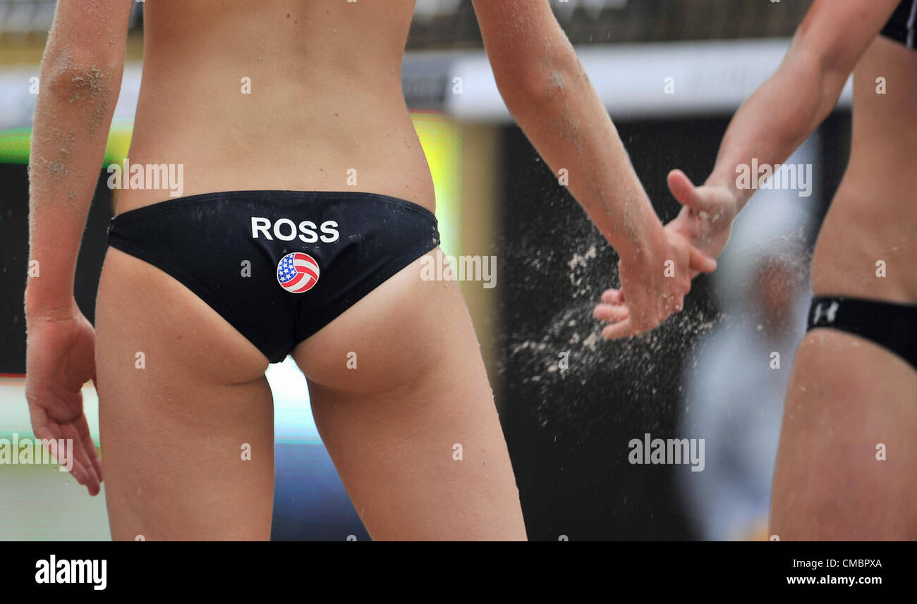 12.07.2012. Berlino, Germania. Beach-Volleyball Grand Slam 2012. American Beach volley playern aprile Ross in pratica Foto Stock