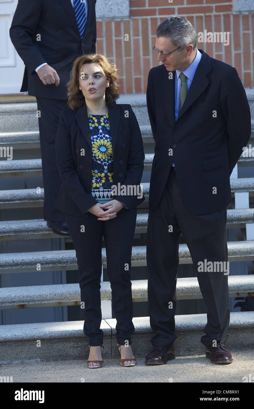 Luglio 13, 2012 - Madrid, Spagna - re spagnolo Juan Carlos assiste il Consiglio deliberativo dei ministri a Palazzo Zarzuela a Madrid..Nell'immagine: Soraya Saez de Santamaria e Alberto Ruiz Gallardon (credito Immagine: © Jack Abuin/ZUMAPRESS.com) Foto Stock