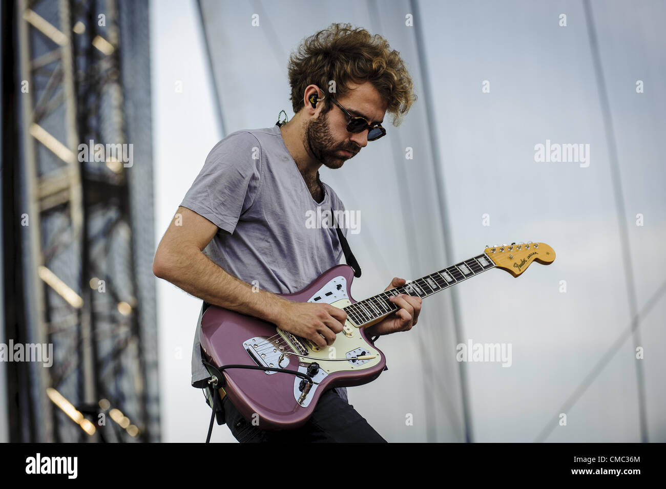 Luglio 14, 2012 - Toronto, Ontario, Canada - JACOB TILLEY di ''giovani il gigante" di scena a Downsview Park a Toronto durante Edgefest 2012. (Credito Immagine: © Igor Vidyashev/ZUMAPRESS.com) Foto Stock