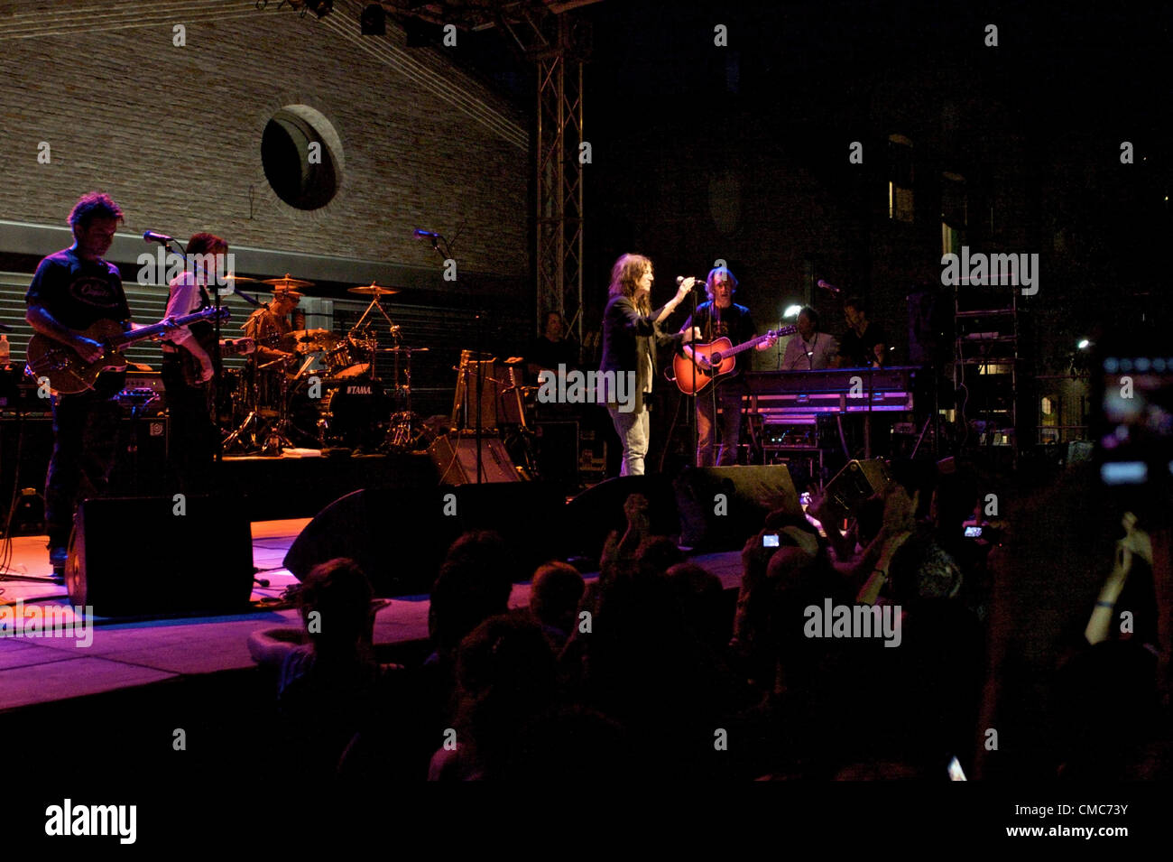 BOLOGNA, Italia - Lug 15: Patty Smith [cantante internazionale], eseguire per le memorie di Ustica le sue vittime (famoso crash aereo), a Bologna, Italia il Lug 15, 2012. Foto Stock