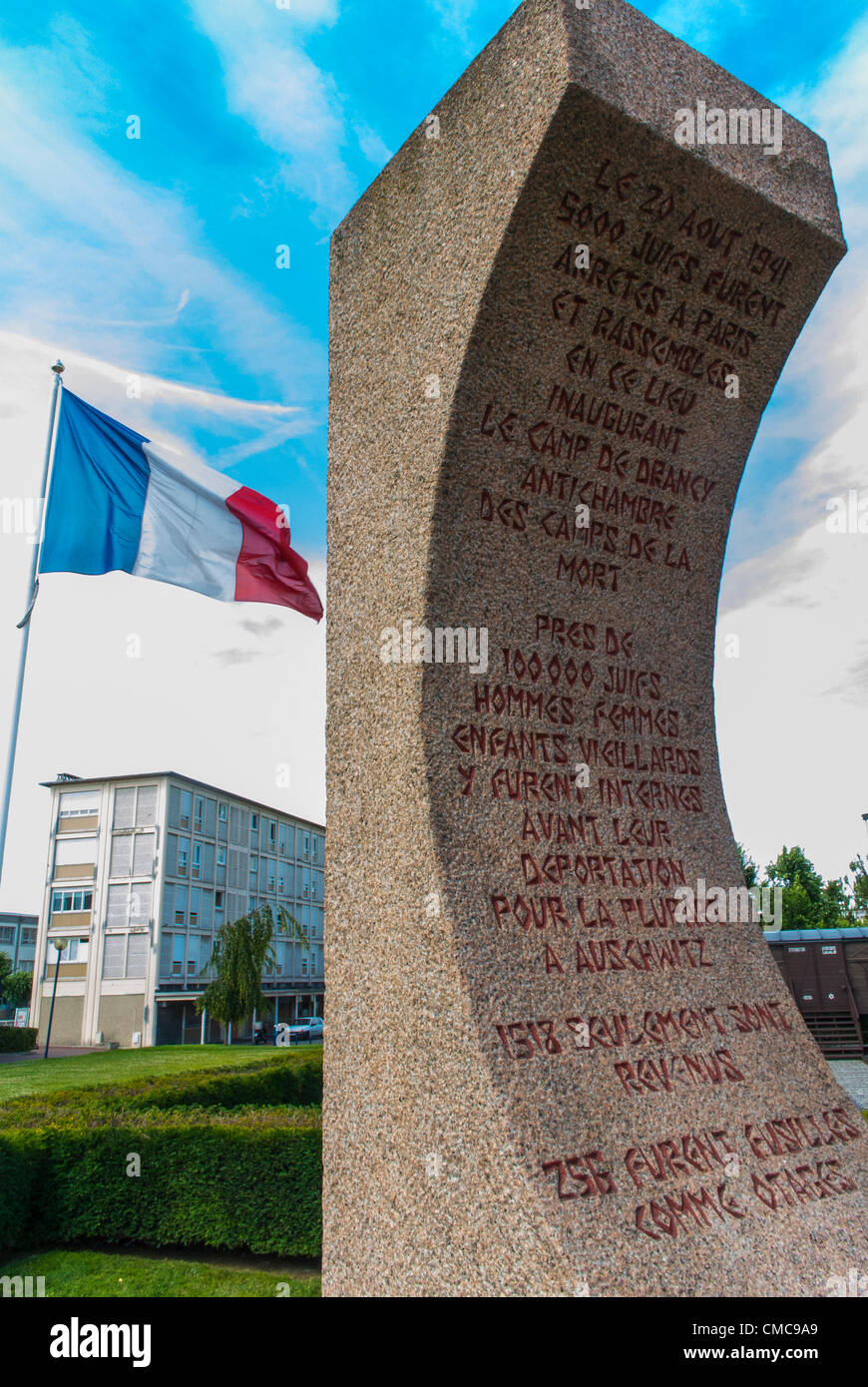 Drancy, Francia, Shoah Memorial nei sobborghi, Camp Drancy, Holding Place, dove durante la seconda guerra mondiale si sono svolte le deportazioni naziste di ebrei e altri stranieri, 1941, nei campi della morte tedeschi, statua commemorativa, creata dallo scultore "Shlomo Selinger", "non dimenticare mai", storia nazismo ebrei francia campi ebraici Foto Stock