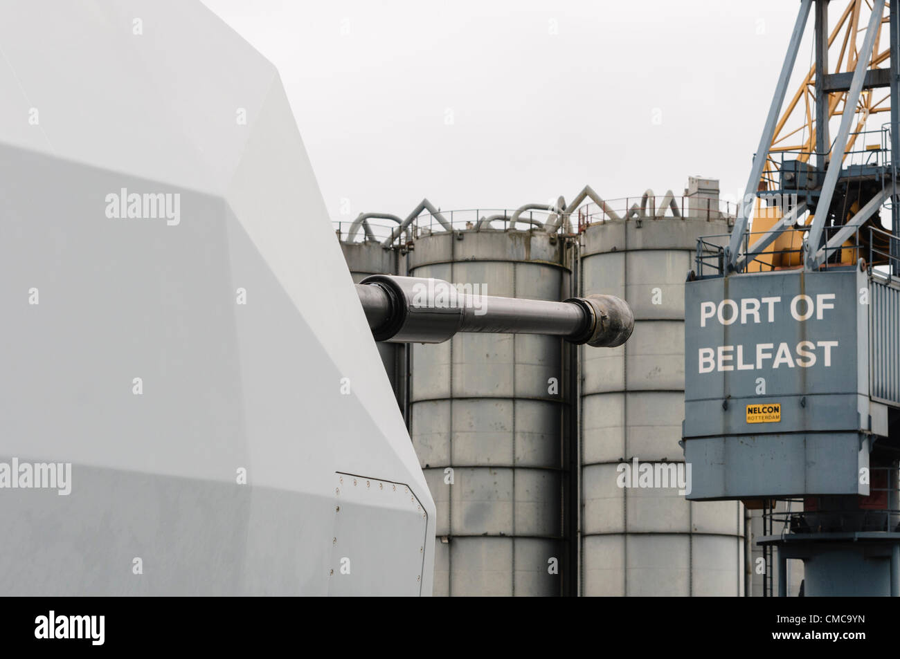 Belfast, 16/07/2012 - HMS Dragon cuccette a Belfast Foto Stock