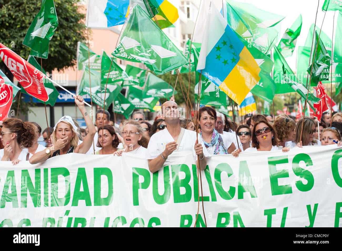 LAS PALMAS SPAGNA-luglio 19: massicce manifestazioni di protesta contro la crisi di governo pagare tagli, durante la manifestazione spagnola 19J sulla luglio 19, 2012 a Las Palmas Spagna Foto Stock