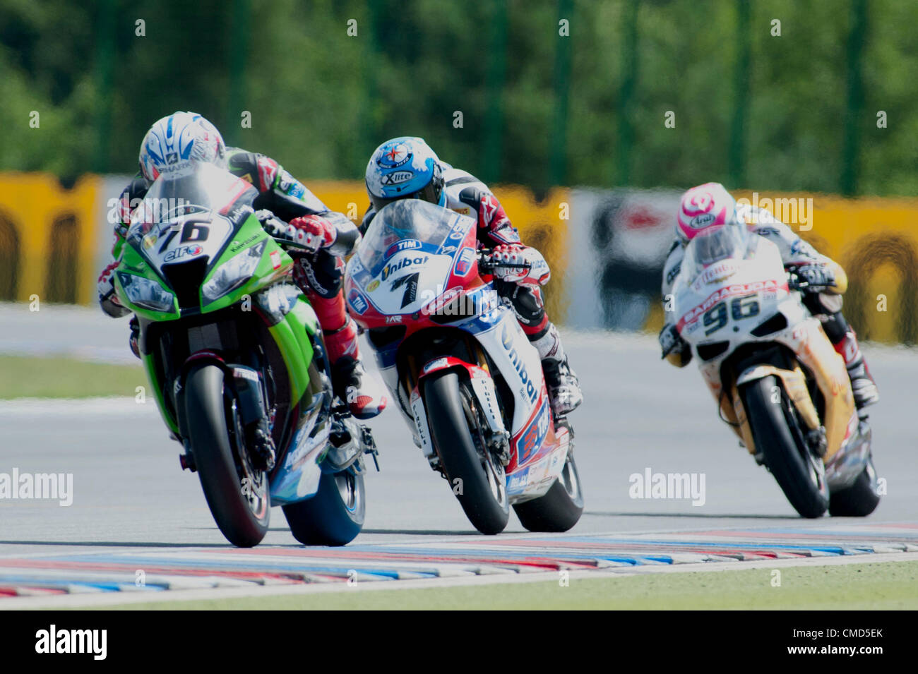 22.07.2012. Brno, Repubblica Ceca. s 76 Loris Baz Kawasaki Racing TeamKawasaki ZX-10R, 7 Carlos Checa di Althea Racing Ducati 1098R e 96 Smrz Liberty Racing Team Effenbert Autodromo di Brno Brno, Repubblica Ceca. La SBK nono round del FIM Superbike World Championship Foto Stock
