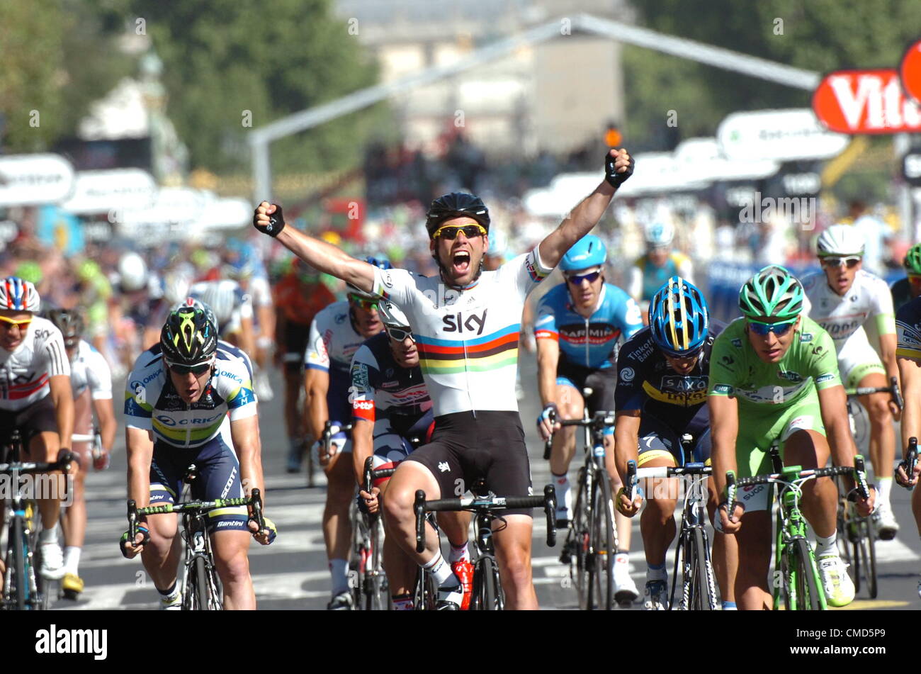 22.07.2012. Rambouillet a Parigi, Francia. Stadio 20. Rambouillet - Parigi, Team Sky 2012, Orica - Greenedge 2012, Liquigas 2012, Mark Cavendish vincitore di tappa, Goss Matthew Harley, Sagan Peter arriva a Parigi Foto Stock