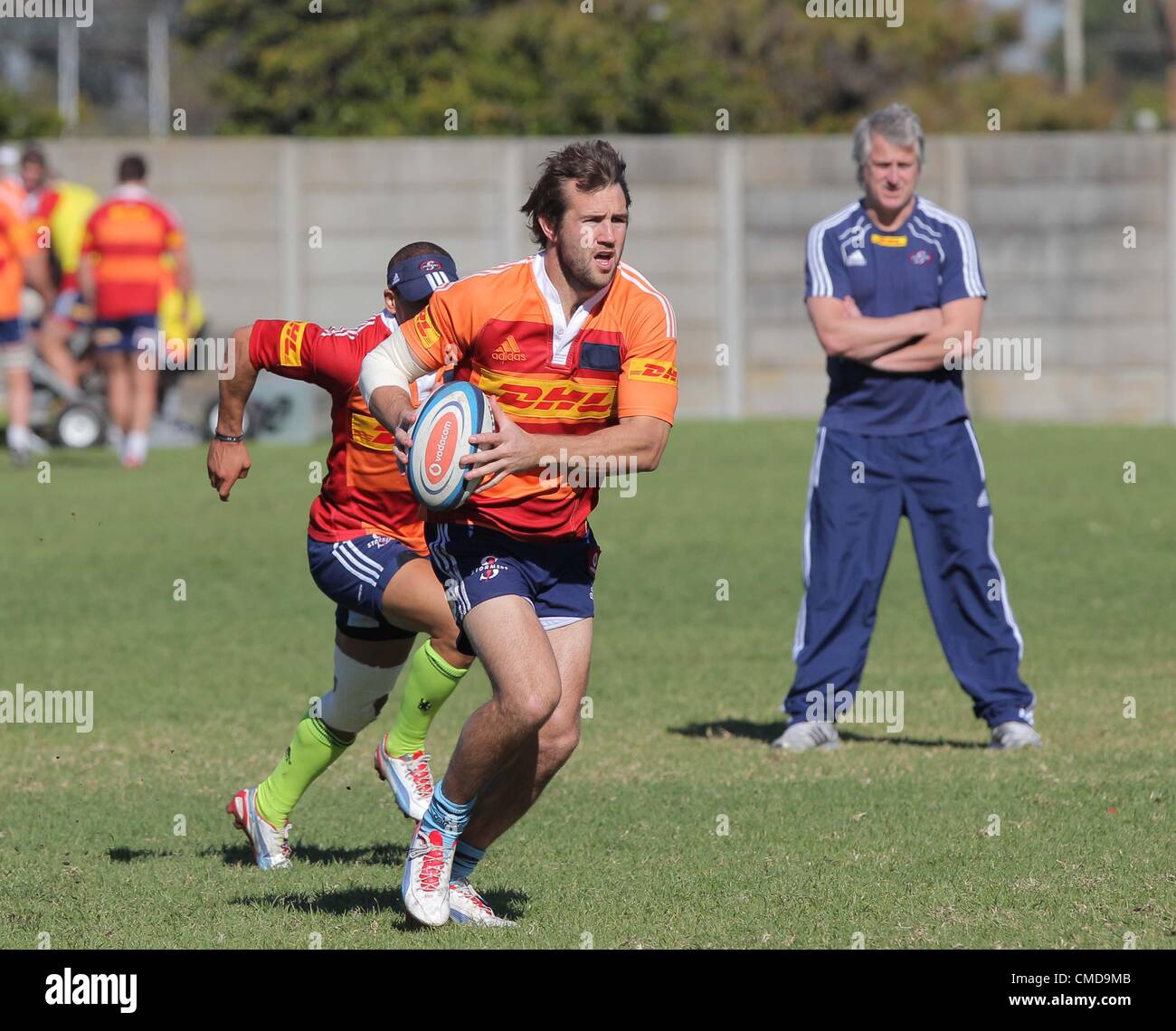CAPE Town, Sud Africa - 23 luglio Stormers flyhalf Peter Grant durante il DHL Stormers sessione di formazione presso la High Performance Center di Bellville sulla luglio 23, 2012 a Città del Capo, Sud Africa foto di Carl Fourie / Gallo immagini Foto Stock
