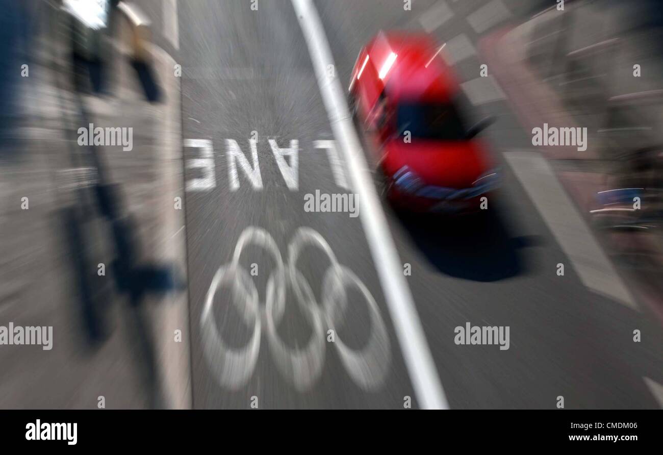 25.07.2012. Londra, Inghilterra. Arial riprese del nuovo olimpico di corsie di traffico installato per giochi d'estate per alleviare la congestione di traffico per gli atleti e premere durante gli eventi Credit: Azione Plus immagini di Sport / Alamy Live News Foto Stock