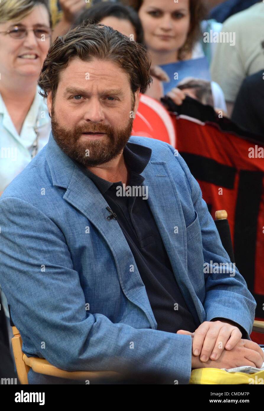Zach Galifianakis di presenze per Good Morning America (GMA) Celebrity Candids, , New York, NY Luglio 25, 2012. Foto di: Derek Storm/Everett Collection Foto Stock