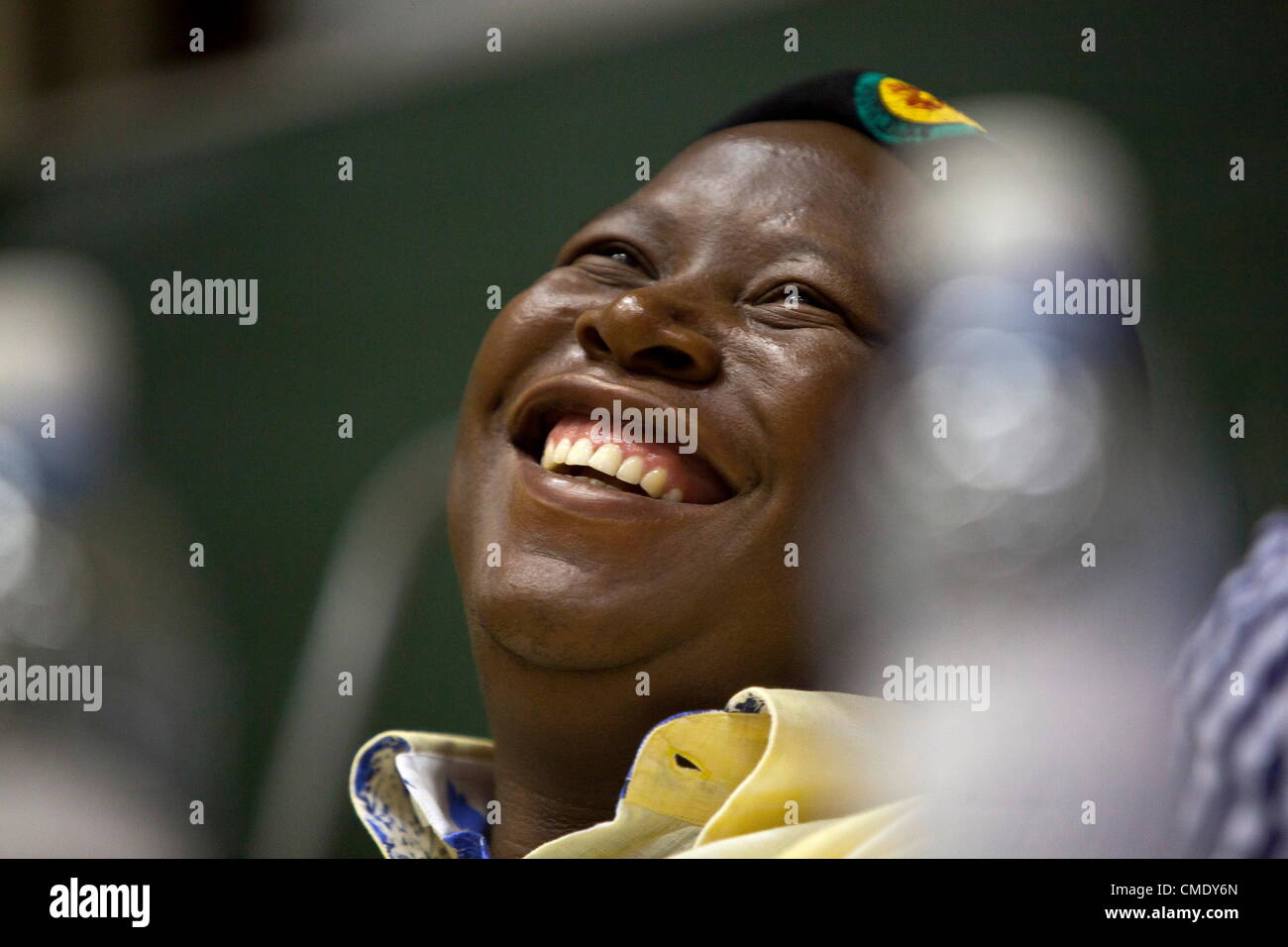 CAPE TOWN, SUD AFRICA: espulso ANC Youth League leader Julius Malema gesti durante la sua lezione sulla vita di Nelson Mandela sulla luglio 26, 2012 a Cape Peninsula University of Technology di Cape Town, Sud Africa. (Foto di Gallo Immagini / Tempi / Halden Krog) Foto Stock