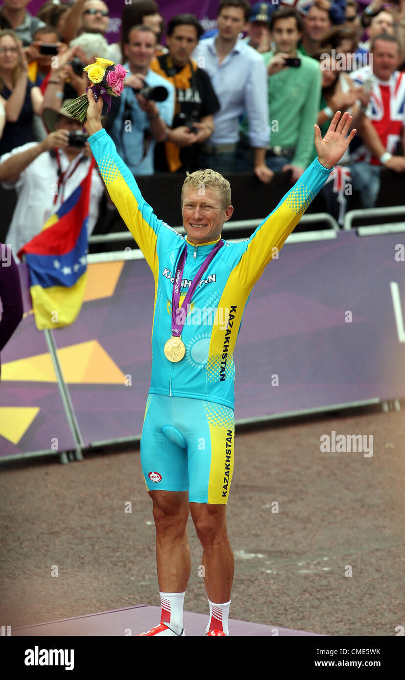 ALEXANDR VINOKOUROV prende l'ORO KAZAKISTAN Pall Mall Londra Inghilterra 28 Luglio 2012 Foto Stock