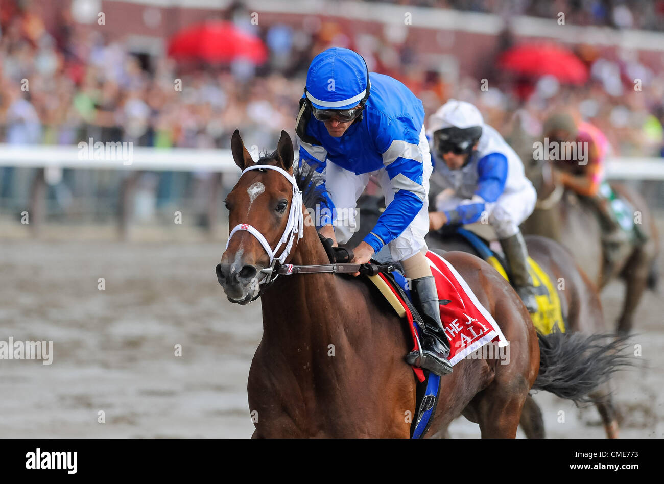 Luglio 28, 2012 - Saratoga Springs, New York, Stati Uniti - Alpha, con jockey Ramon Dominguez in ferri da stiro, vince la Jim Dandy di Jim Dandy giorno a Saratoga Race Course a Saratoga Springs, New York il 28 luglio 2012 (credito Immagine: © Scott Serio/eclipse/ZUMAPRESS.com) Foto Stock