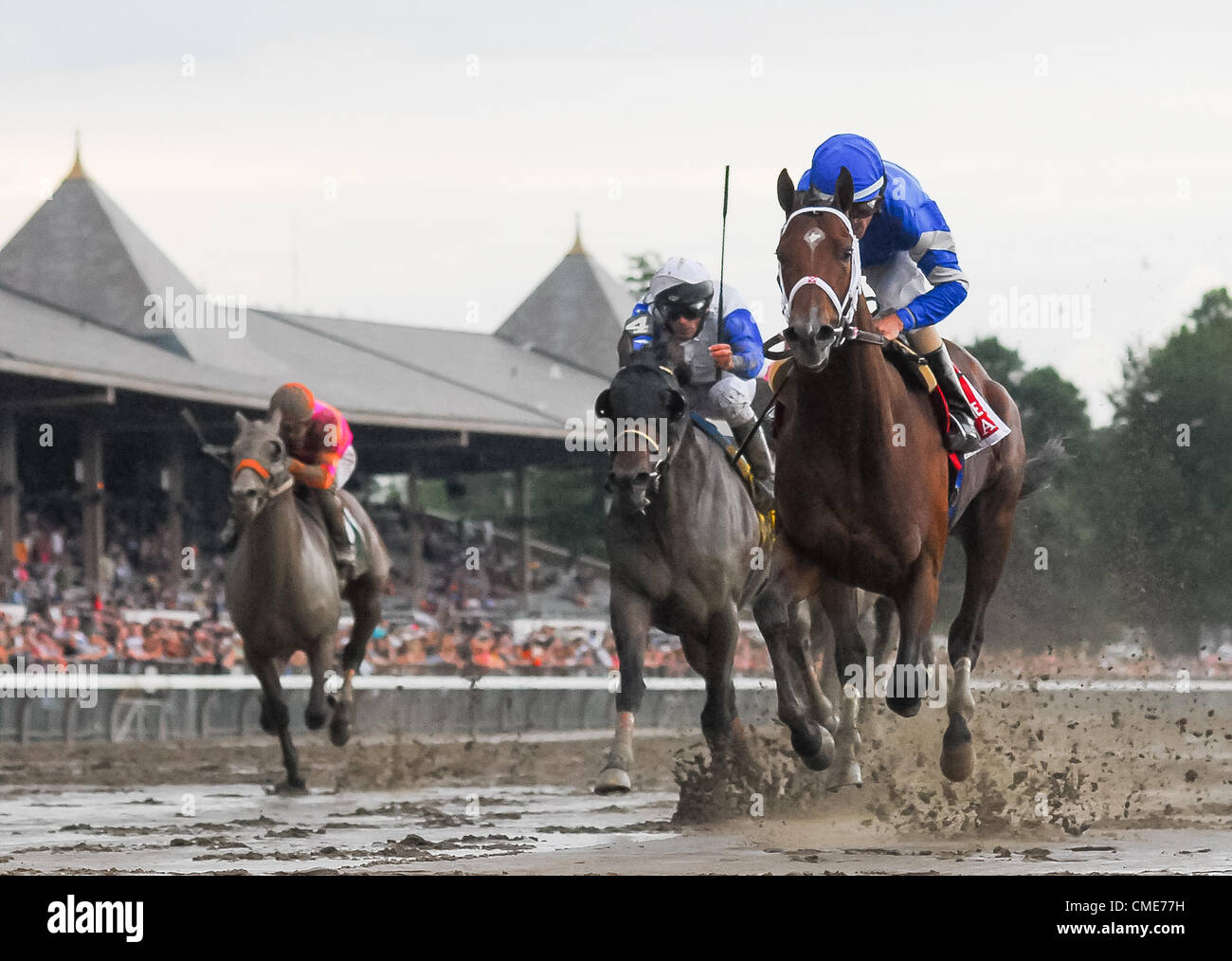 Luglio 28, 2012 - Saratoga Springs, New York, Stati Uniti - Alpha, con jockey Ramon Dominguez in ferri da stiro, vince la Jim Dandy di Jim Dandy giorno a Saratoga Race Course a Saratoga Springs, New York il 28 luglio 2012 (credito Immagine: © Scott Serio/eclipse/ZUMAPRESS.com) Foto Stock