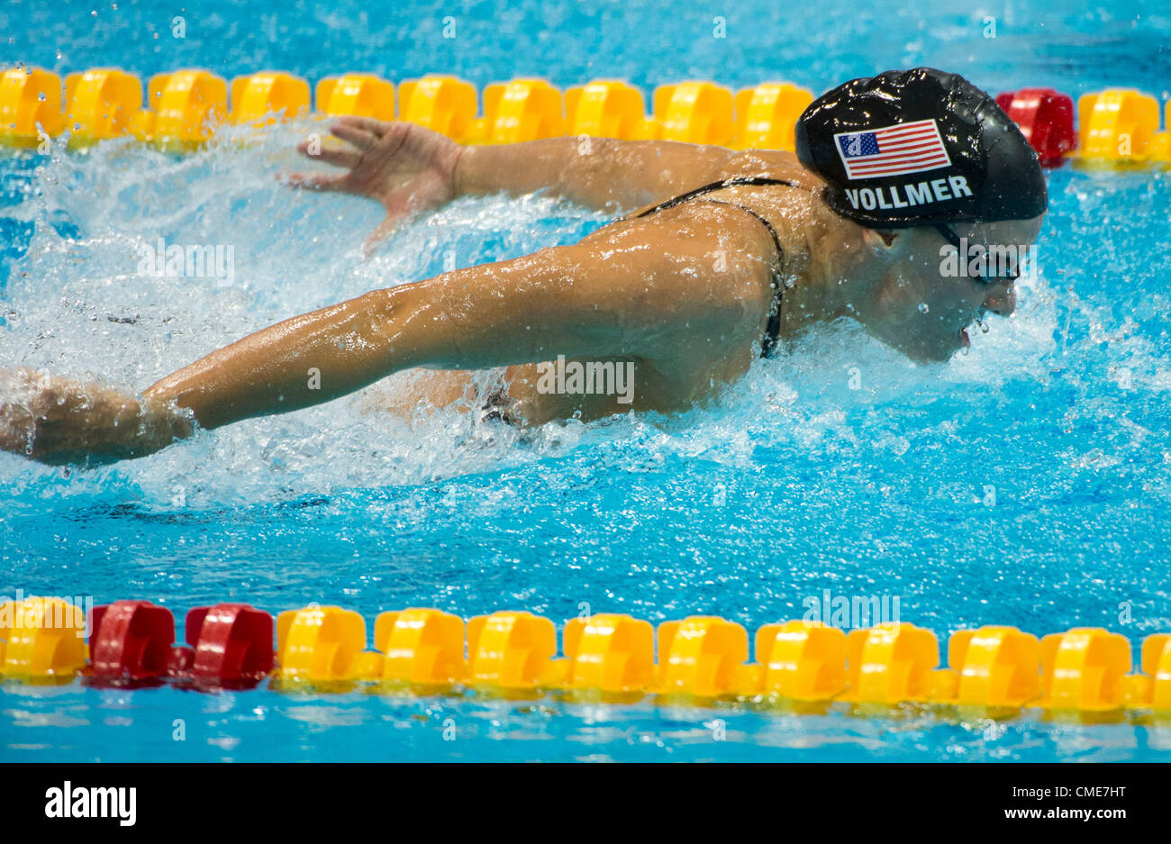 Luglio 28, 2012 - Londra, Inghilterra, Regno Unito - DANA VOLLMER degli Stati Uniti nuota per un primo posto nelle semifinali in donne 100m Butterfly al Aquatics Centre. (Credito Immagine: © Paul Kitagaki Jr./ZUMAPRESS.com) Foto Stock