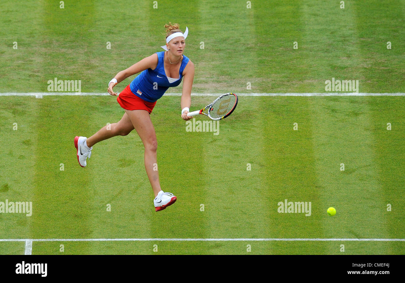 Petra KVITOVA della Repubblica ceca durante il match contro Kateryna BONDARENKO al All England Lawn Tennis Club a Wimbledon, a Londra, presso le 2012 Olimpiadi di estate, Sabato, 28 luglio 2012. (CTK foto/Radek Petrasek) Foto Stock