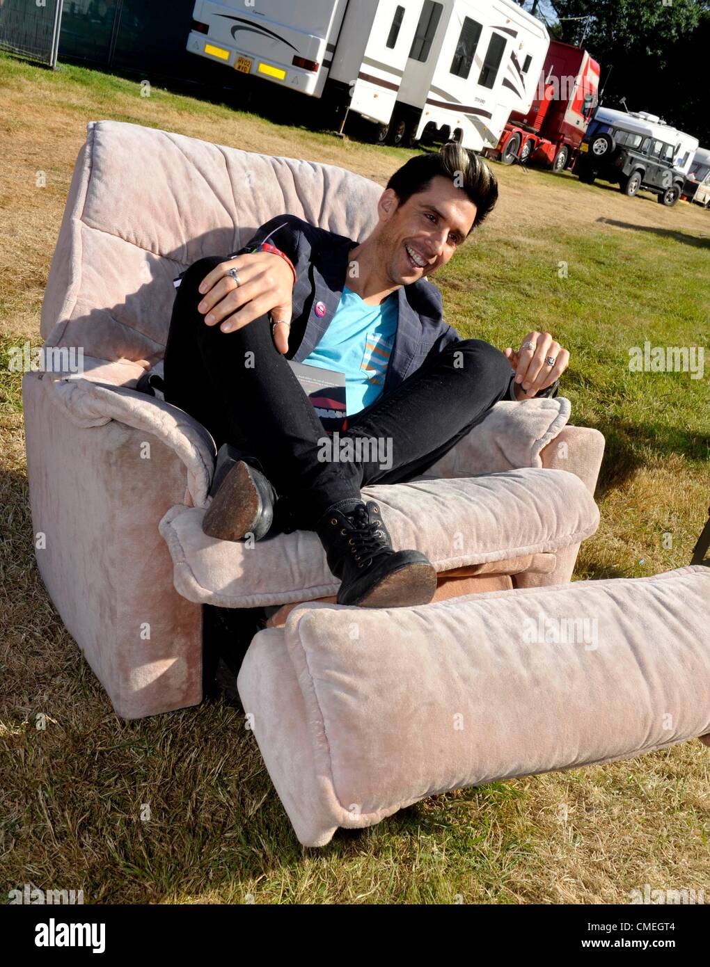 Russell kane backstage a camp bestival Lulworth Castle dorset 27,07/2012 Foto Stock