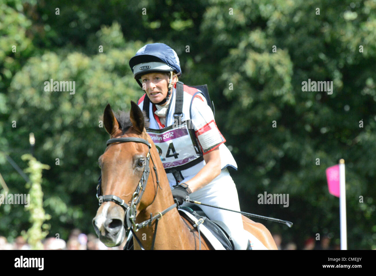 Londra, Regno Unito. Il 30 luglio, 2012. Il parco di Greenwich. Cross Country fase della gestione degli eventi olimpici di concorrenza. Mary King GBR equitazione Cavalier imperiale Foto Stock