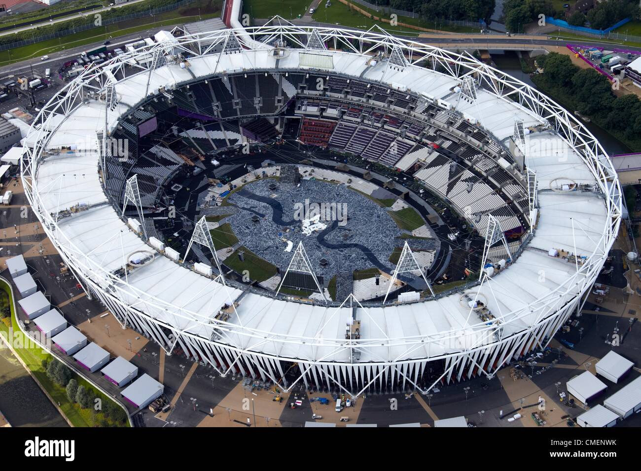 La fotografia aerea sud-ovest dello Stadio Olimpico nell'Olympic Park, Londra 2012 Sito olimpico, Stratford London E20 REGNO UNITO Foto Stock